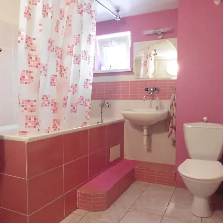 V Sukromi 85 Suteren Apartmán *