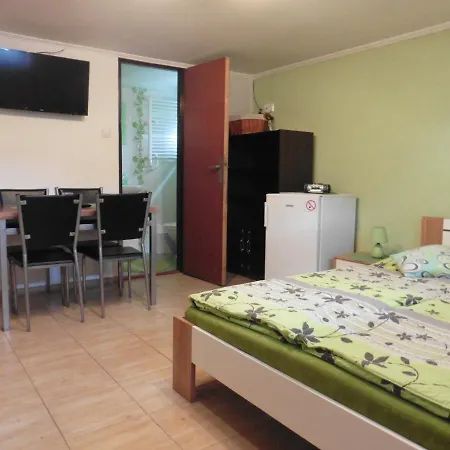 V Sukromi 85 Suteren Apartament Bešeňová